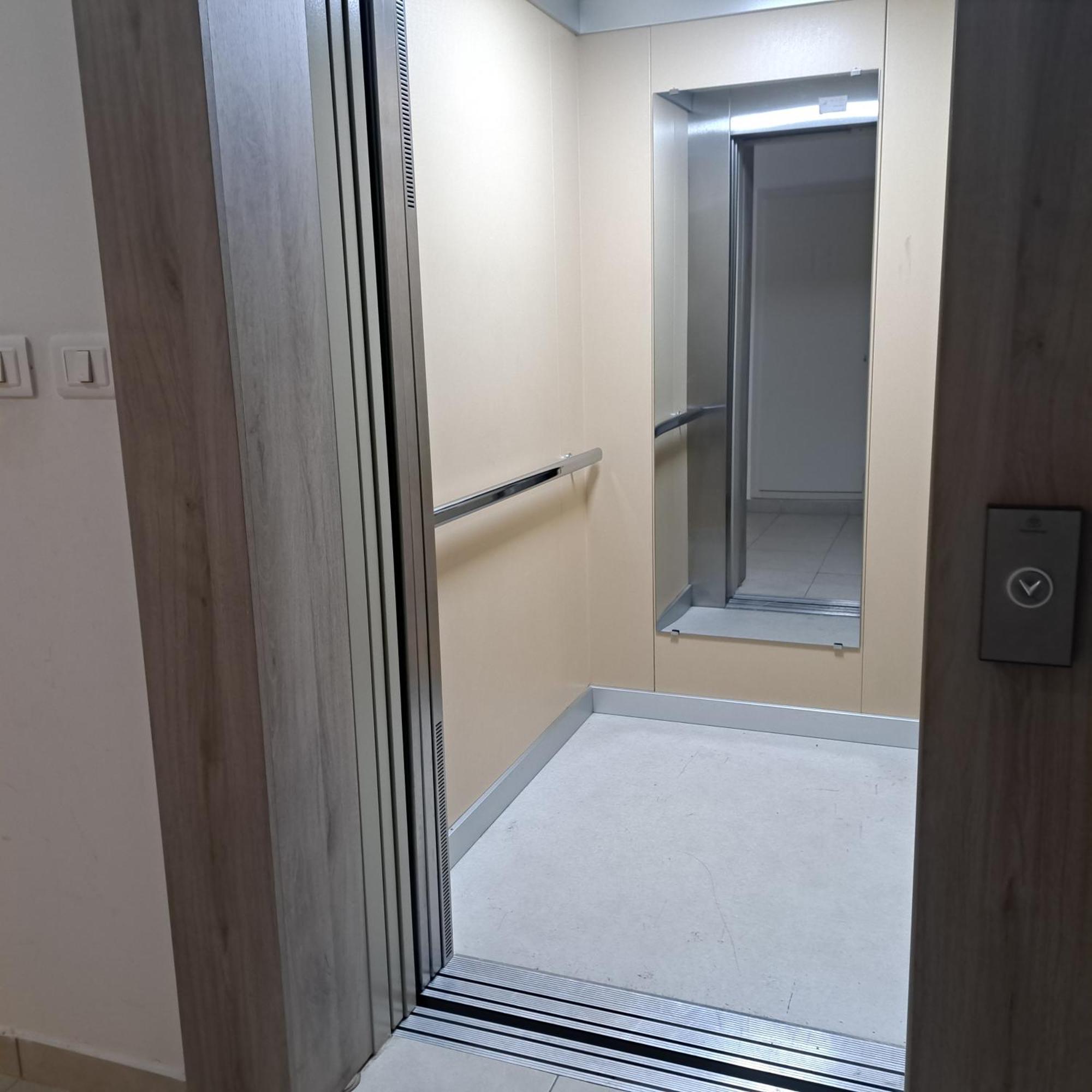 Marina City Key Luxury Studio Podgorica Bagian luar foto